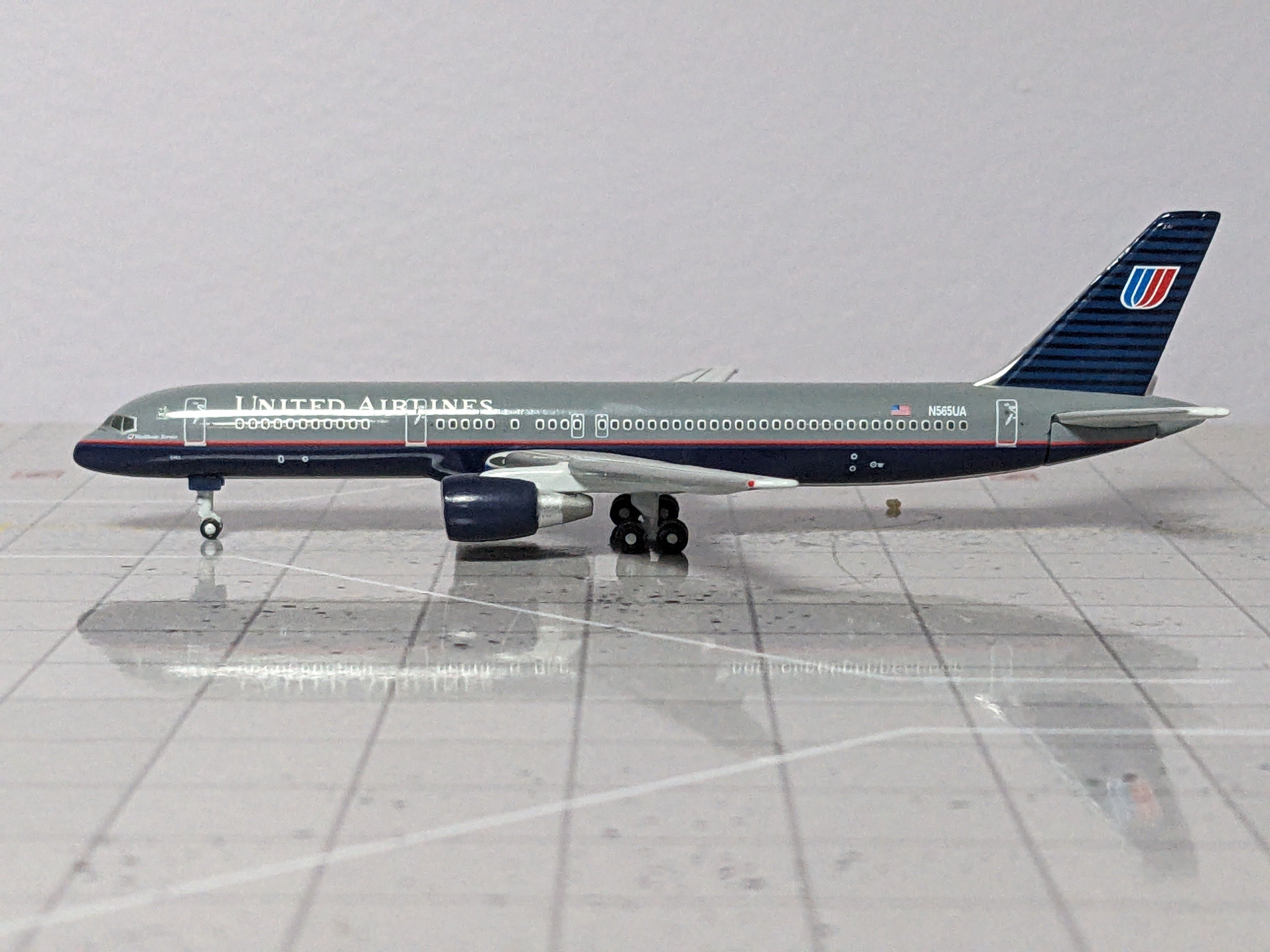 1:400 GEMINI UNITED B757-200 N565UA