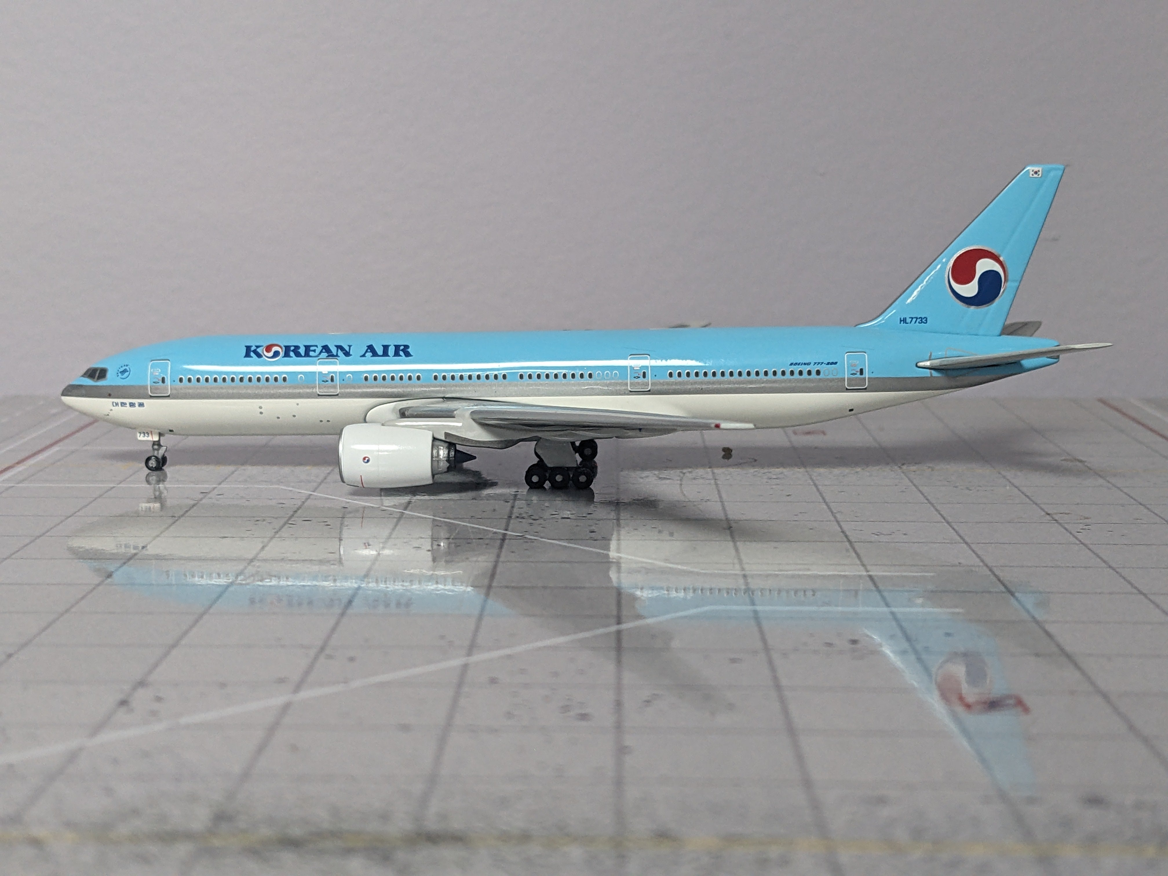 1:400 GEMINI KOREAN B777-200 HL7733