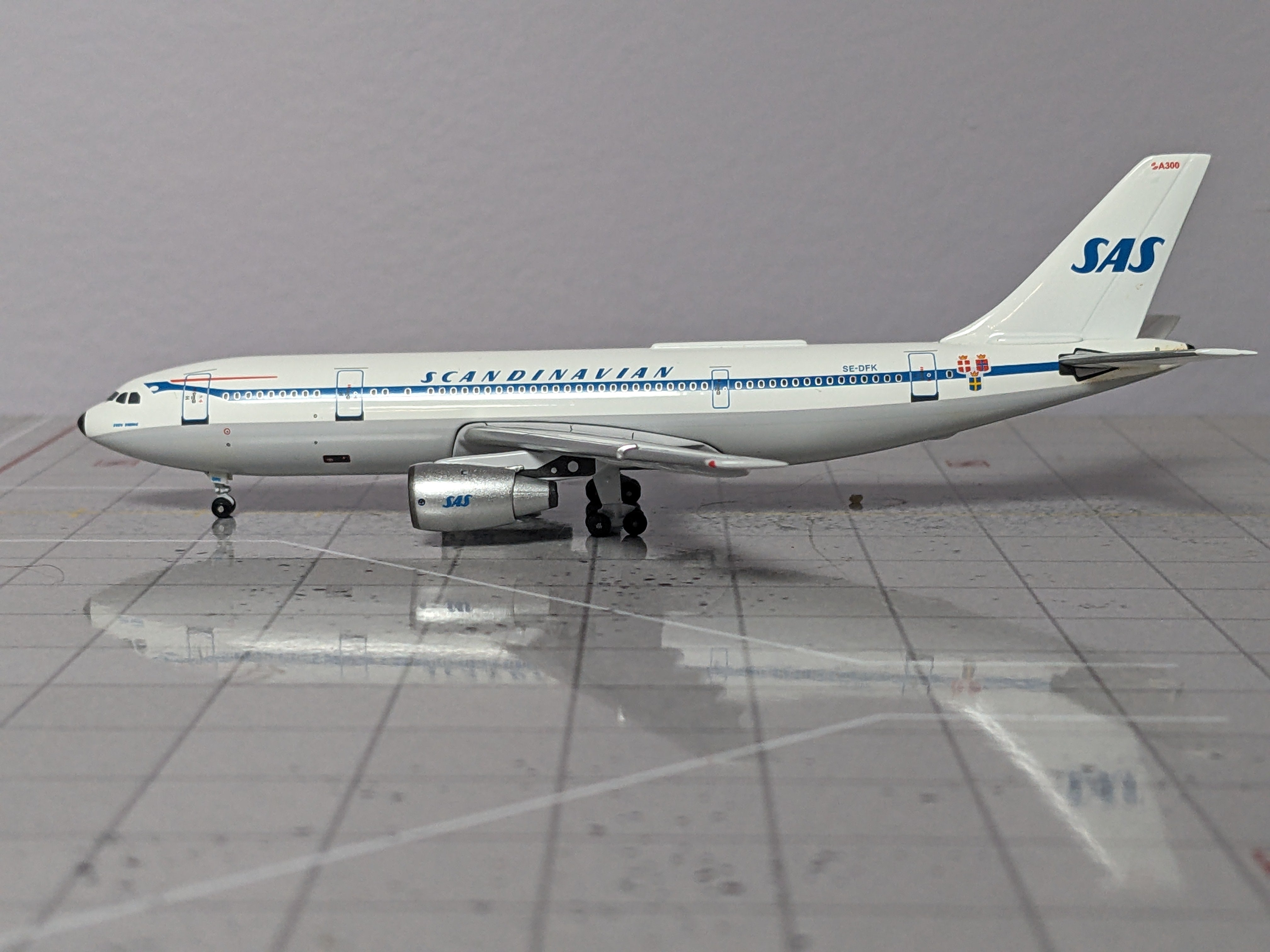1:400 AEROCLASSICS SCANDINAVIAN A300 SE-DFK