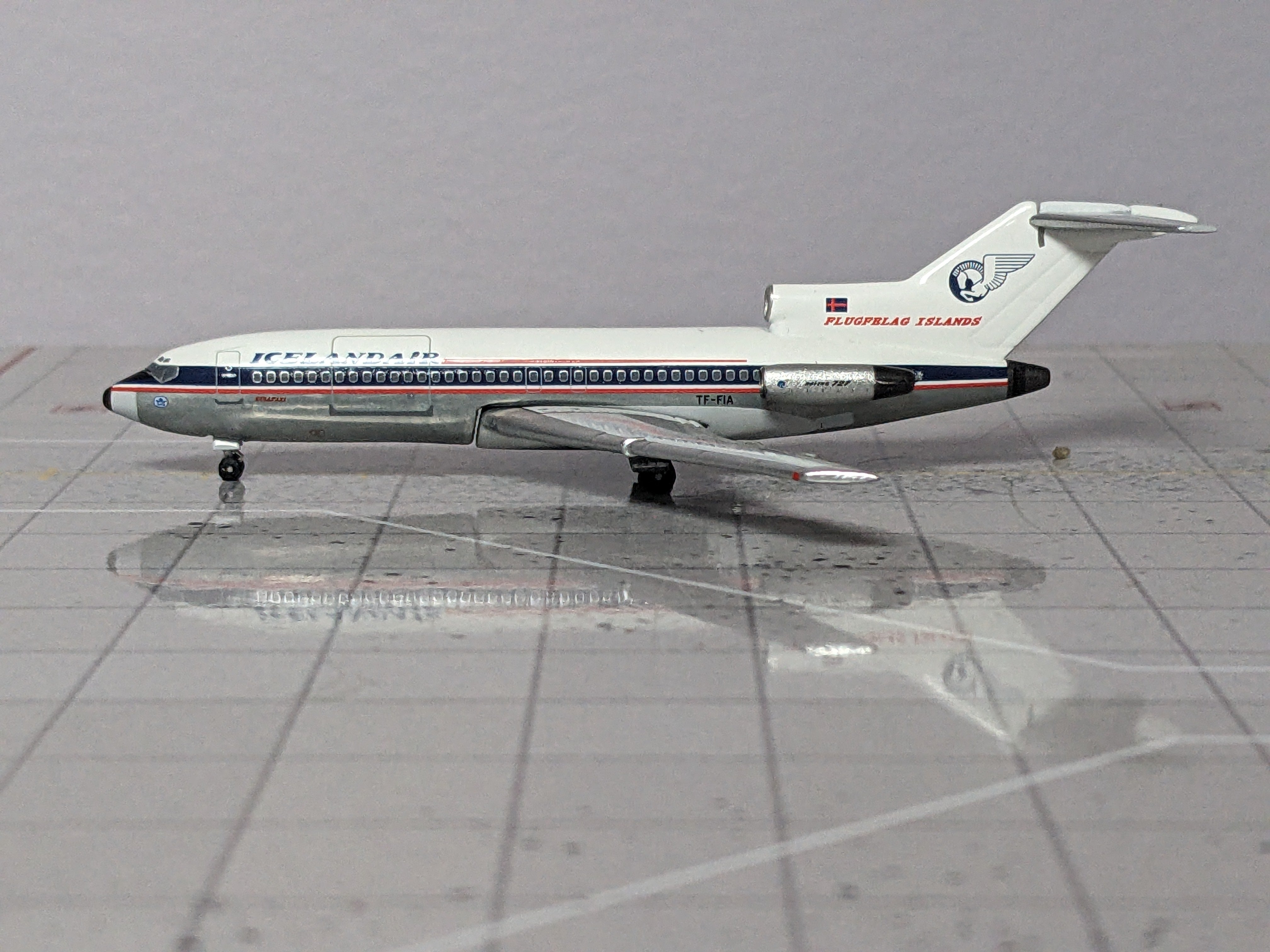 1:400 AEROCLASSICS ICELANDAIR B727-200 TF-FIA