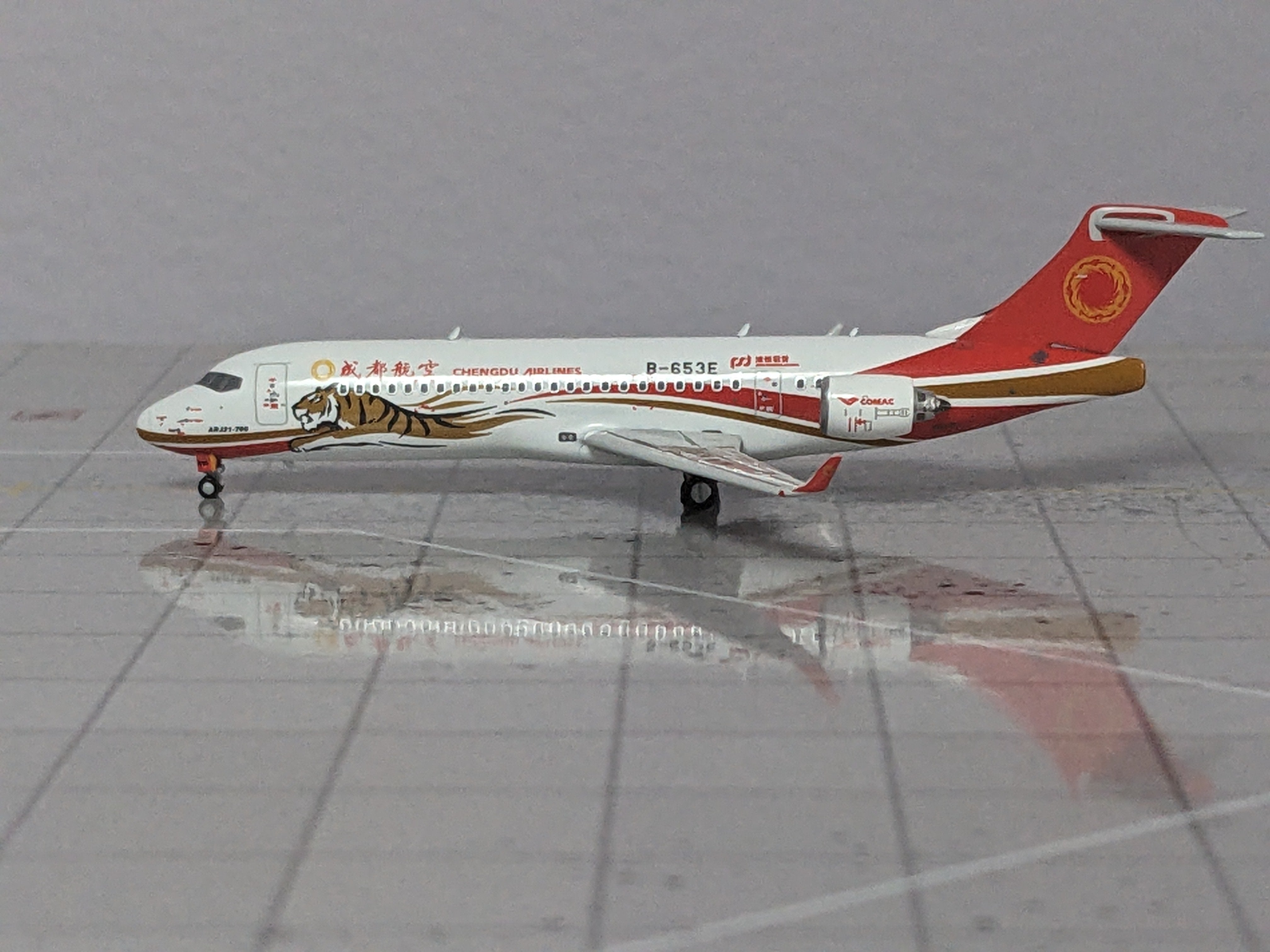 1:400 NG CHENGDU ARJ-21 B653E