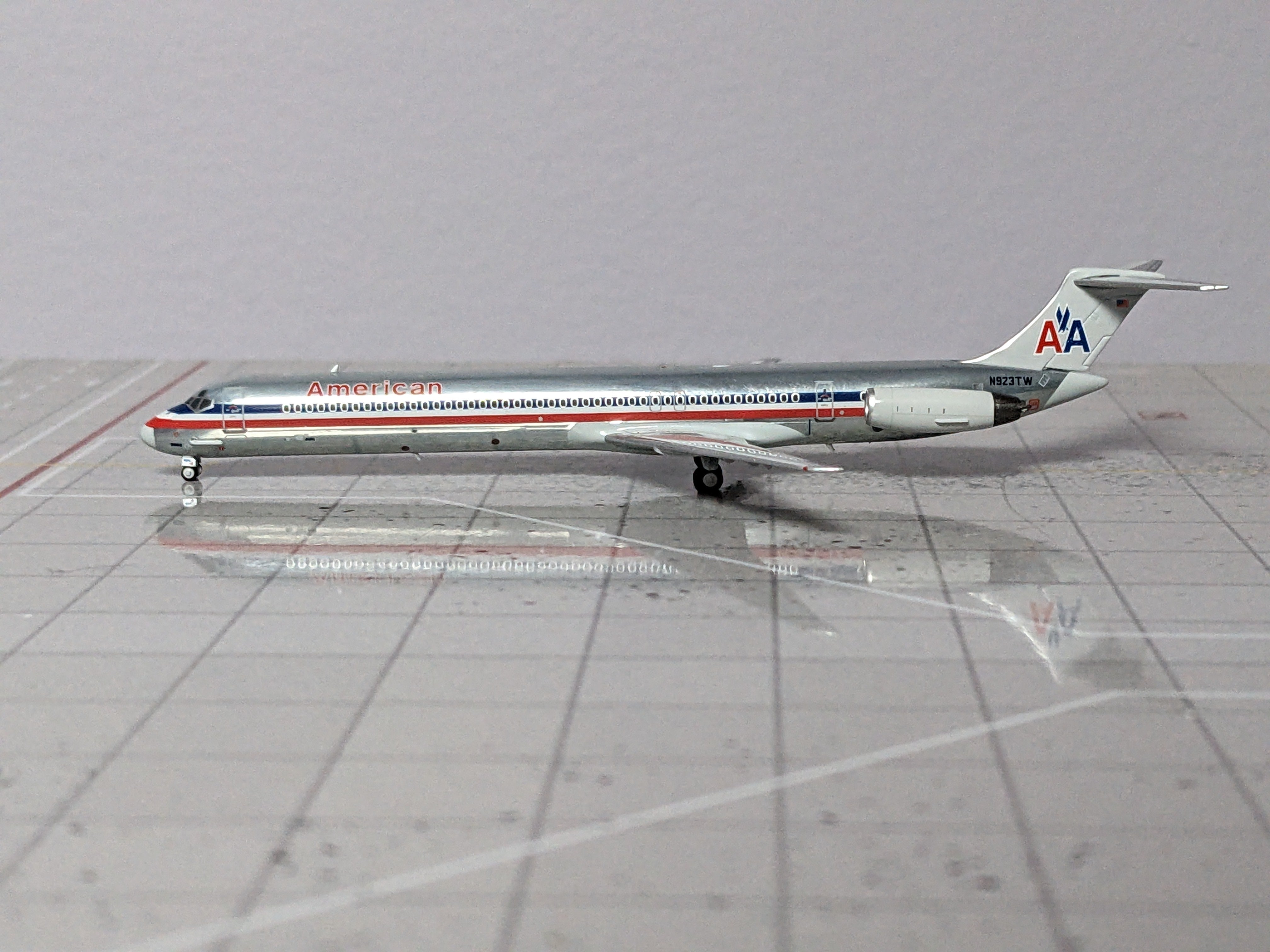 1:400 NG AMERICAN MD-82 N923TW