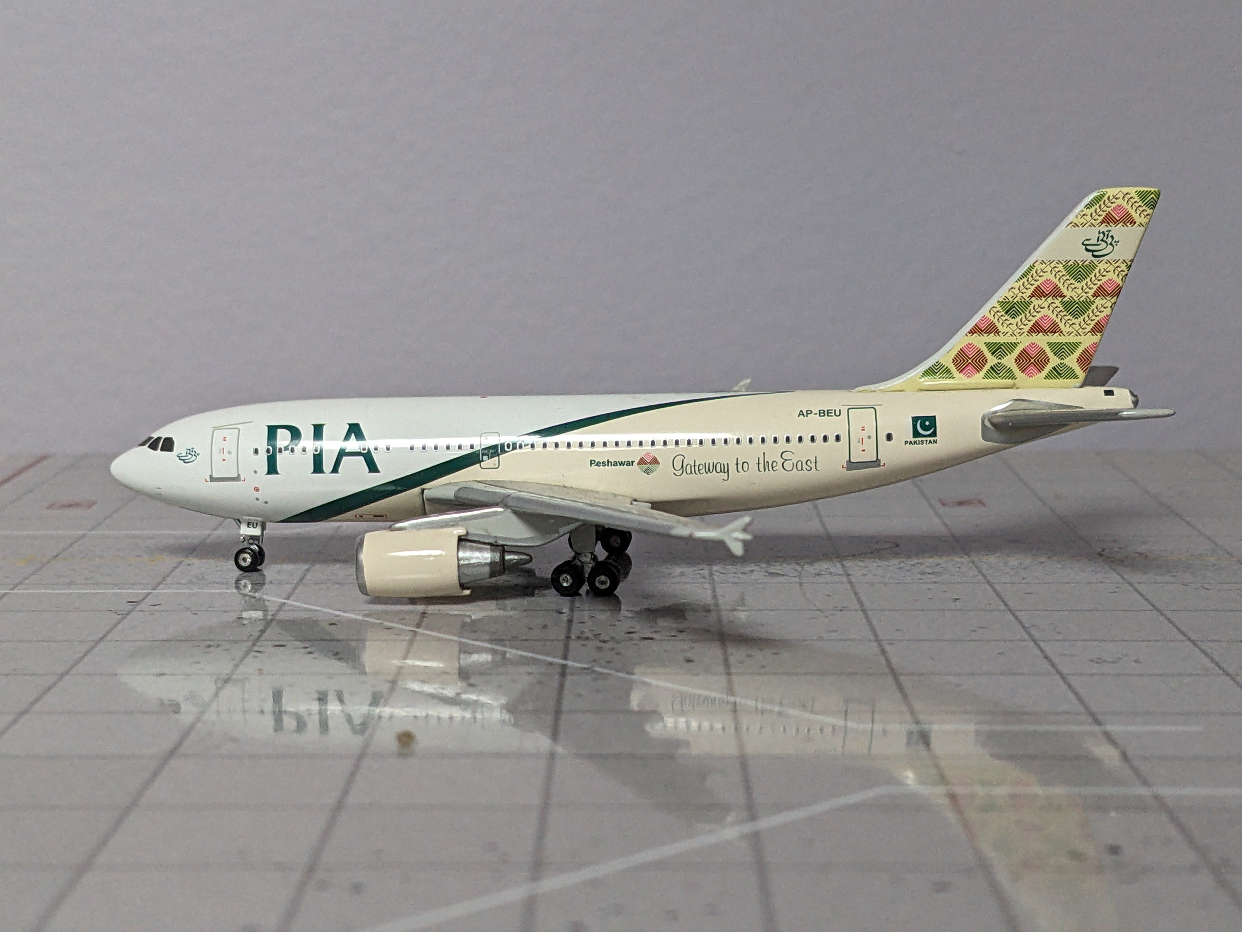 1:400 GEMINI PAKISTAN PIA A310 AP-BEU