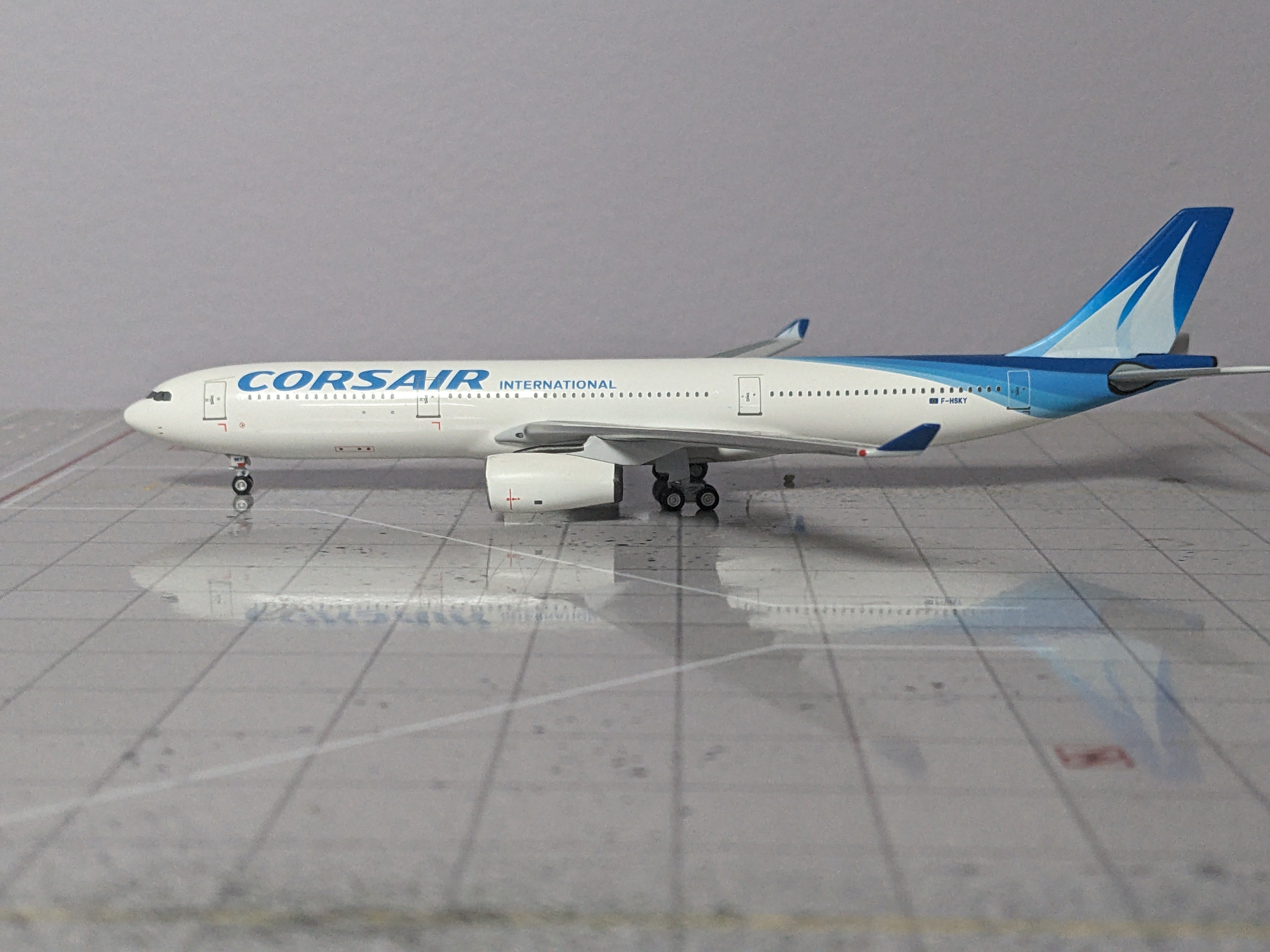 1:400 AEROCLASSICS CORSAIR A330-200 F-HSKY