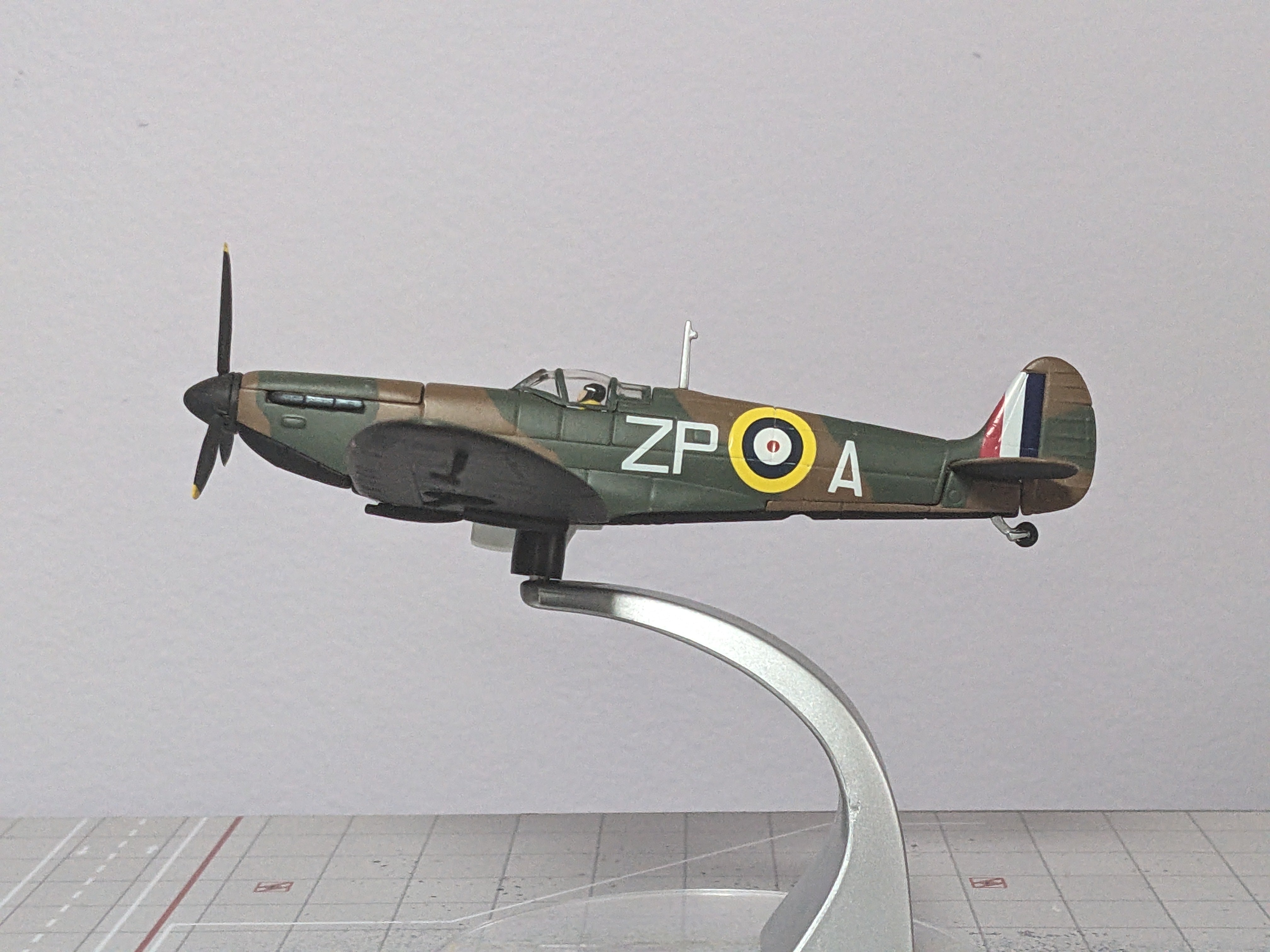 1:72 CORGI SPITFIRE BATTLE OF BRITAIN RAF