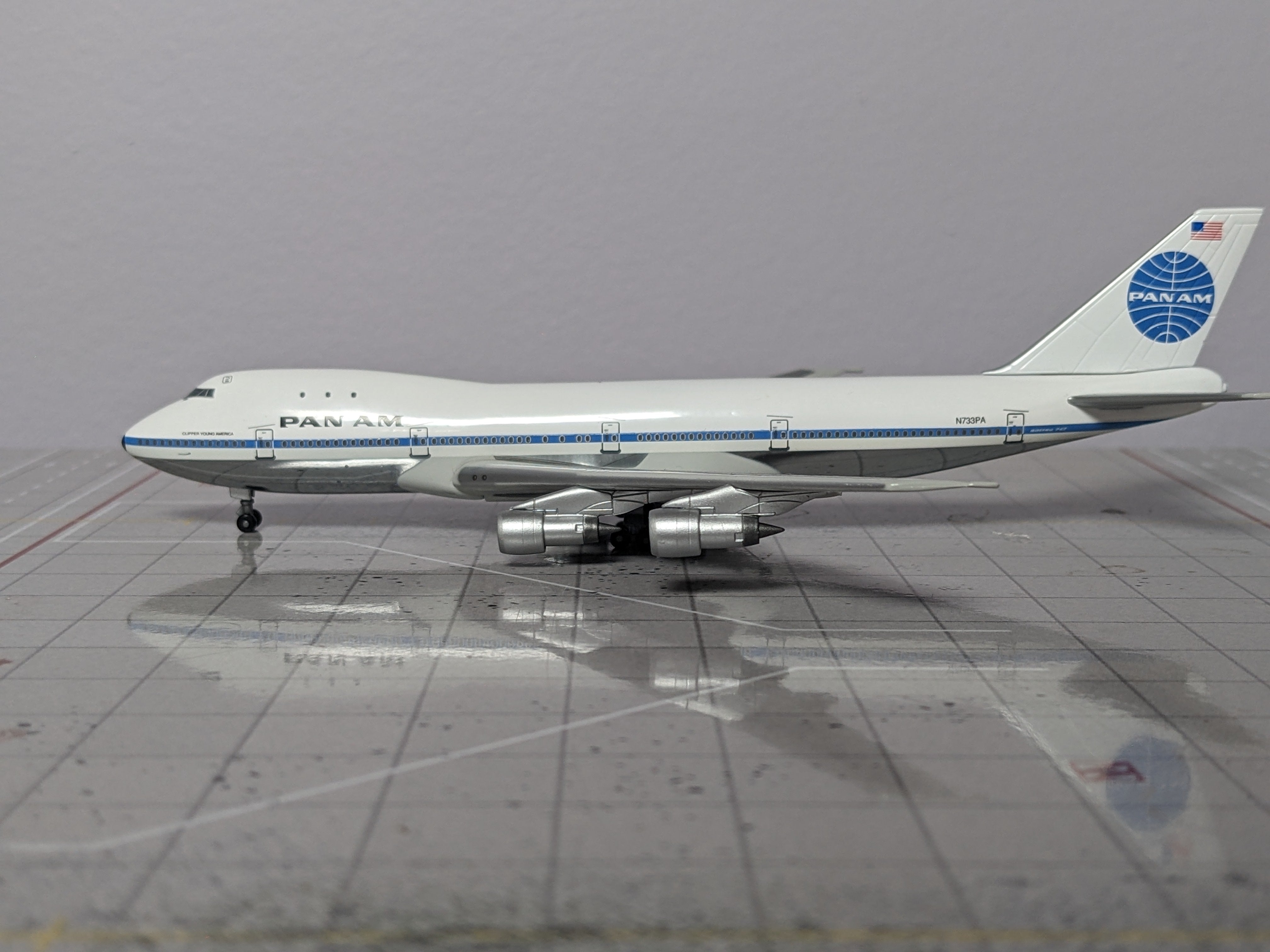 1:400 DRAGON PAN AM B747-100 N733PA