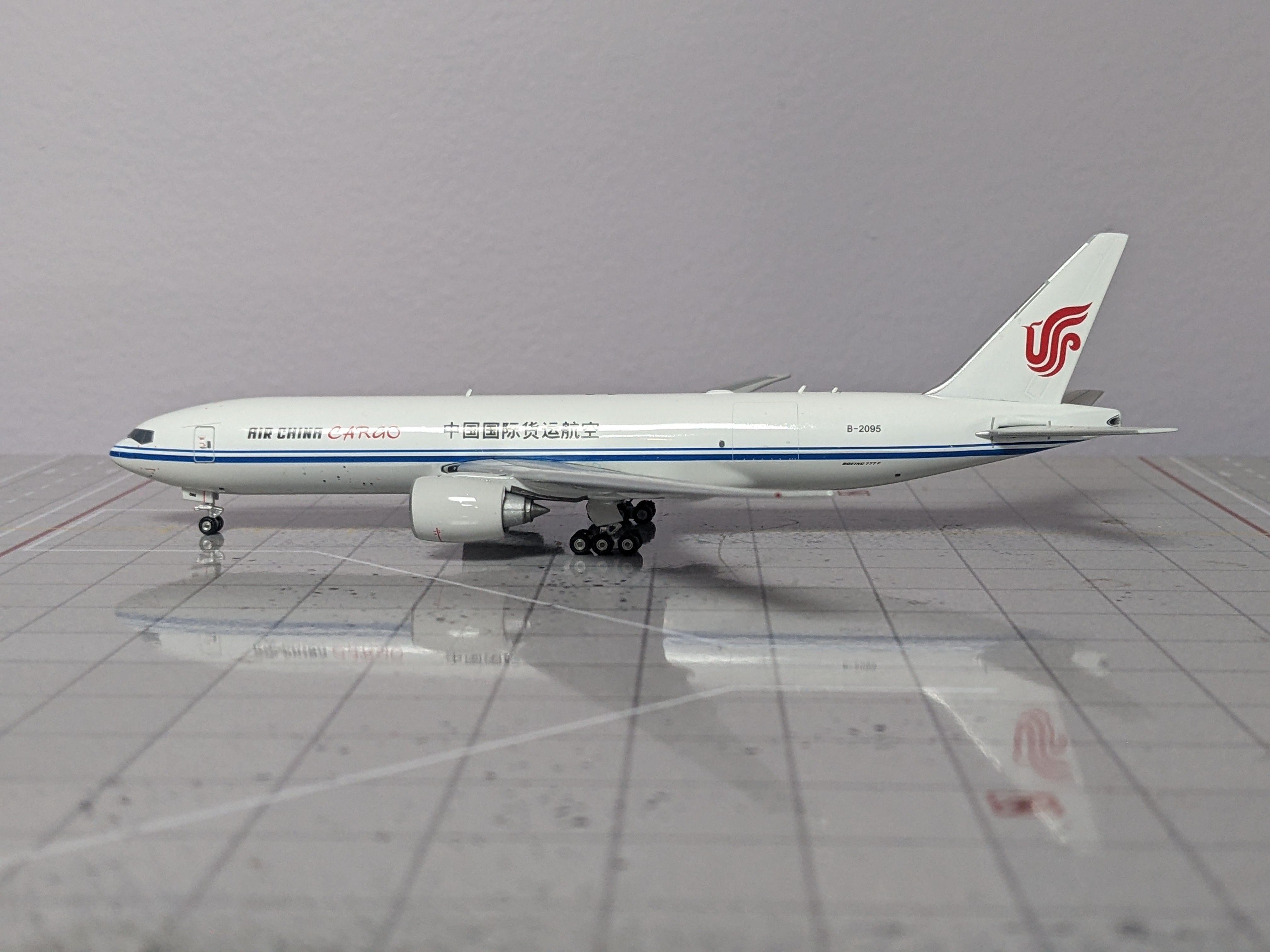 1:400 PHOENIX AIR CHINA CARGO B777-200 B-2095