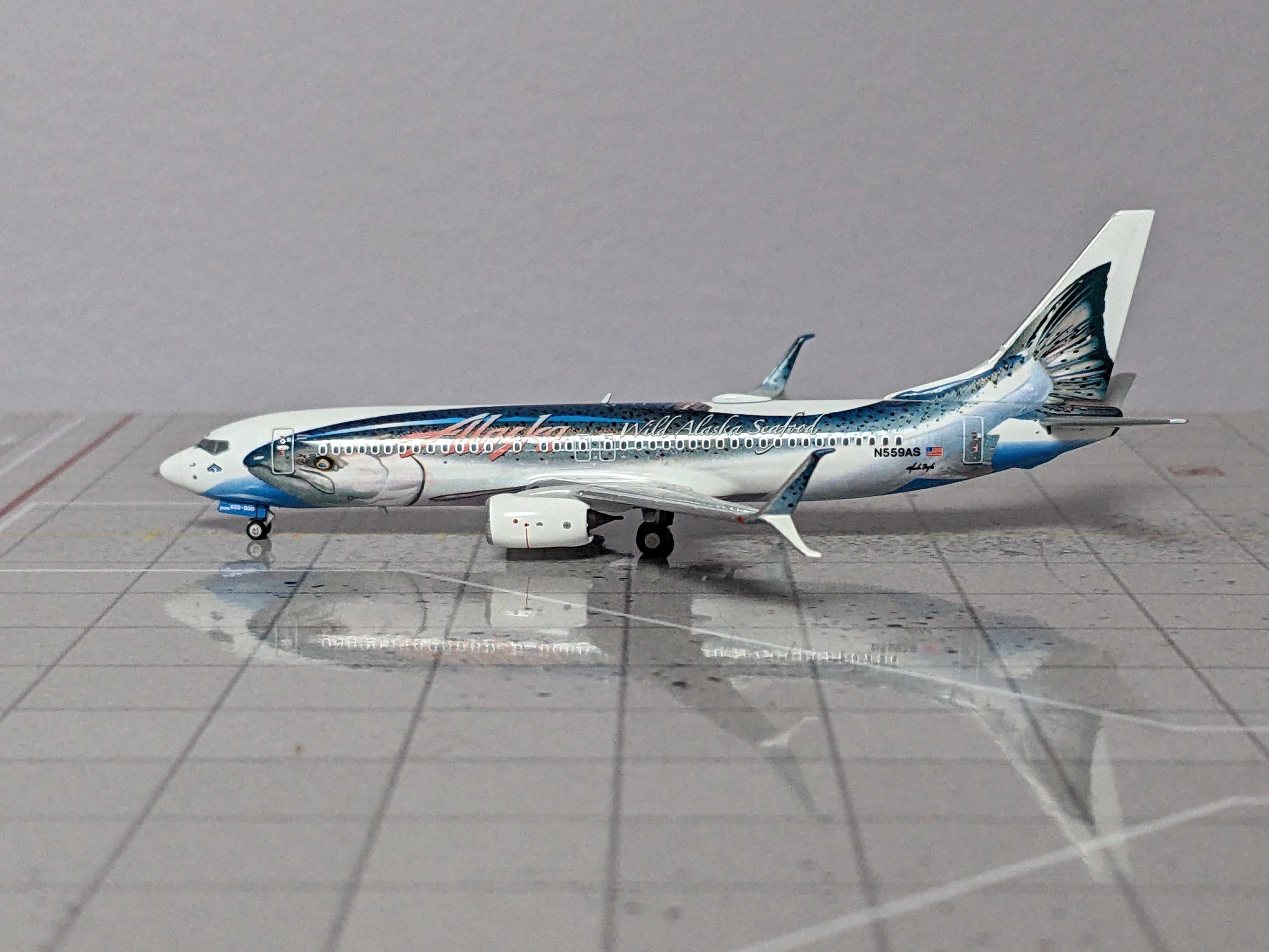 1:400 NG Alaska Airlines 737-800/w N559AS Salmon Thirty Salmon