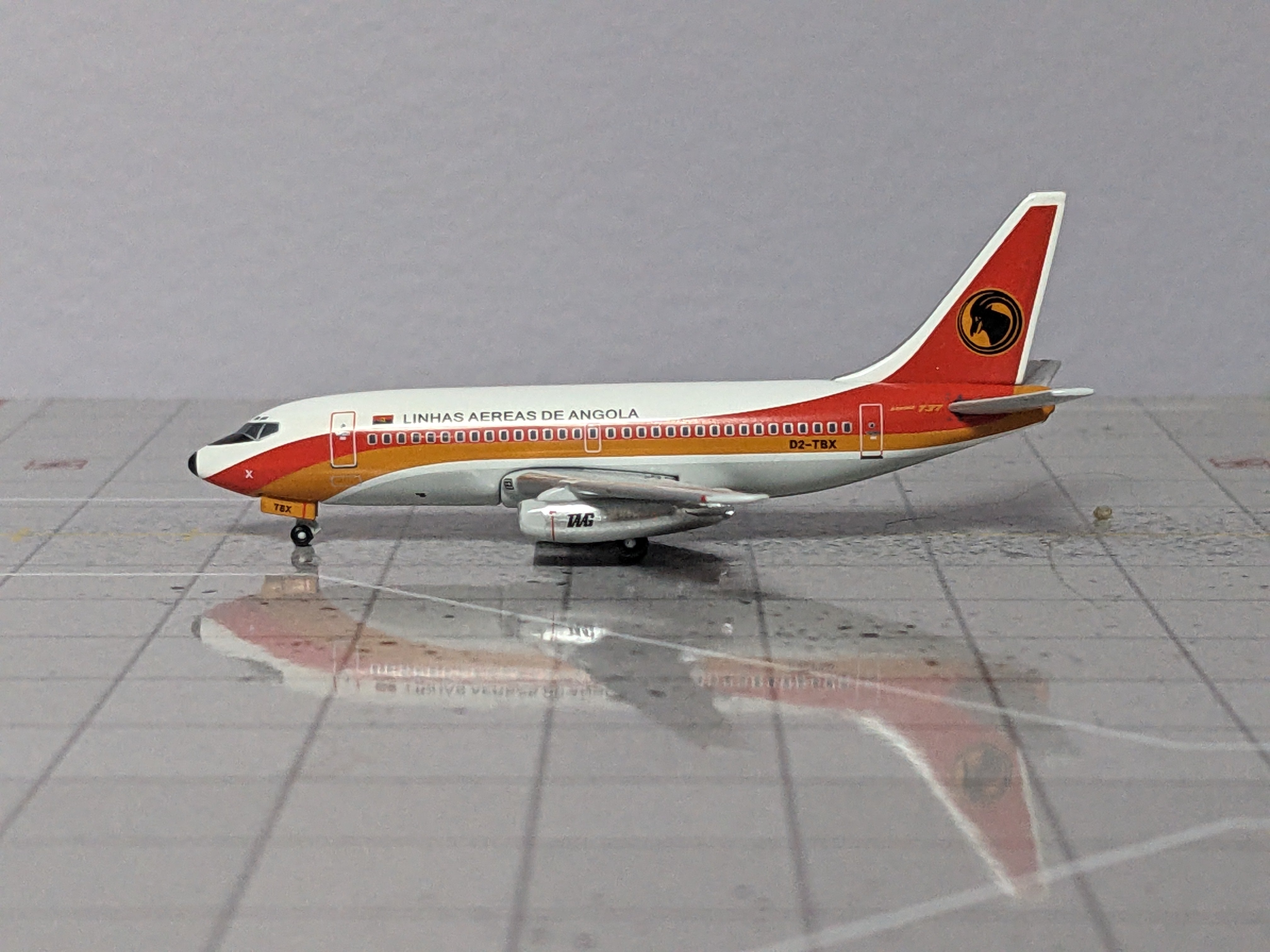 1:400 SEATTLE ANGOLA B737-200 D2-TBX