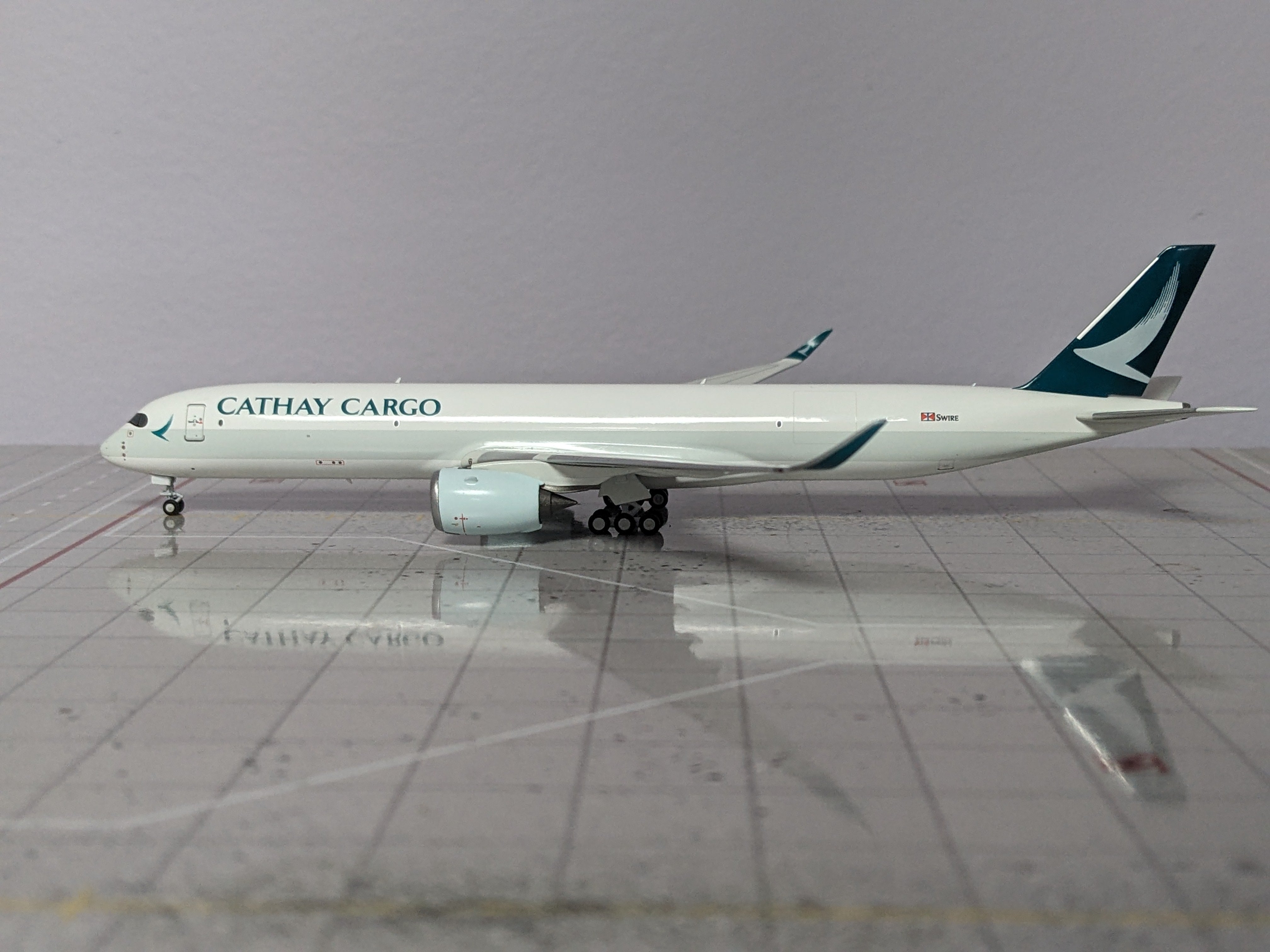 1:400 NG CATHAY CARGO A350F