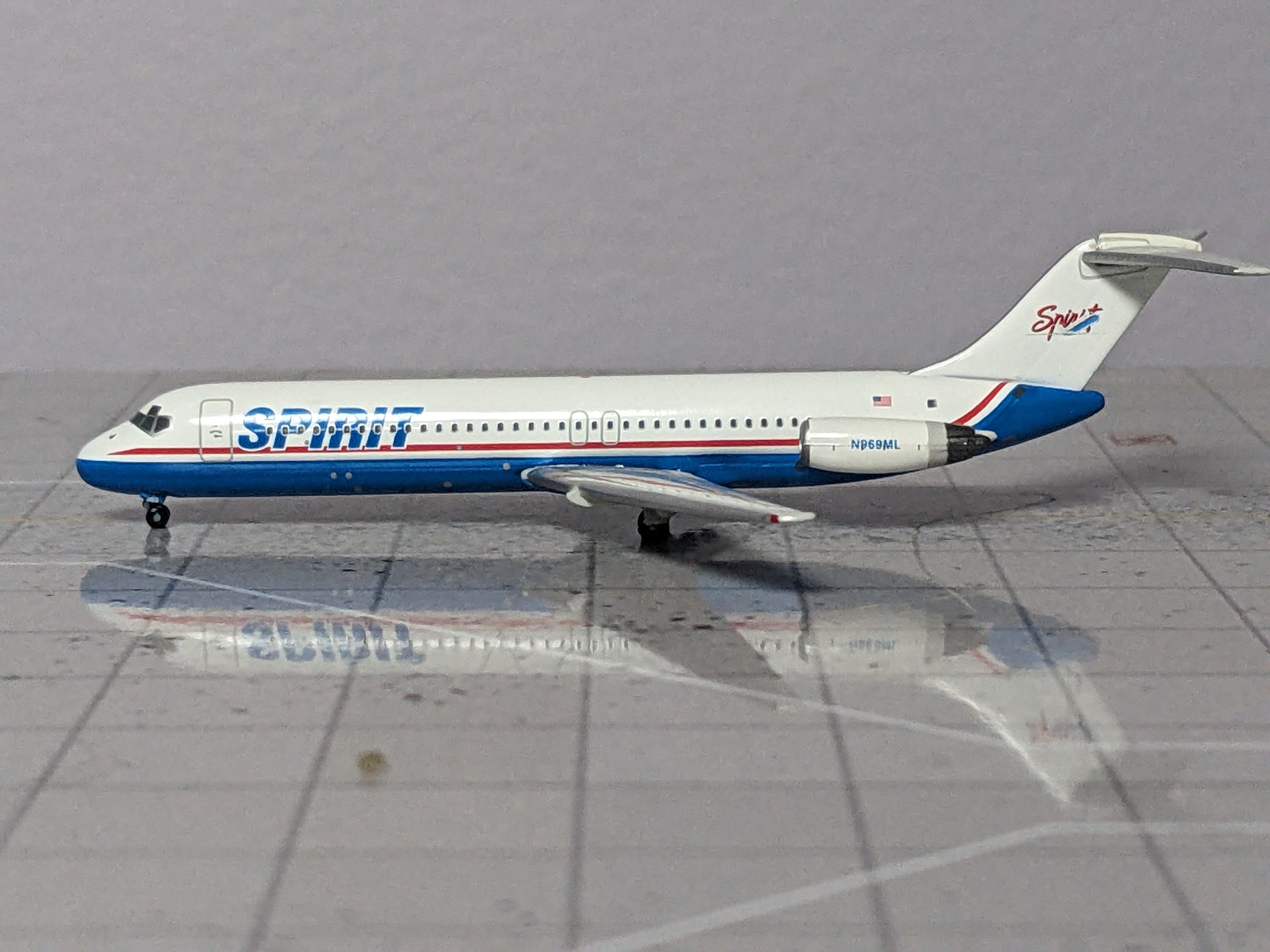 1:400 GEMINI SPIRIT DC-9-30 N969ML