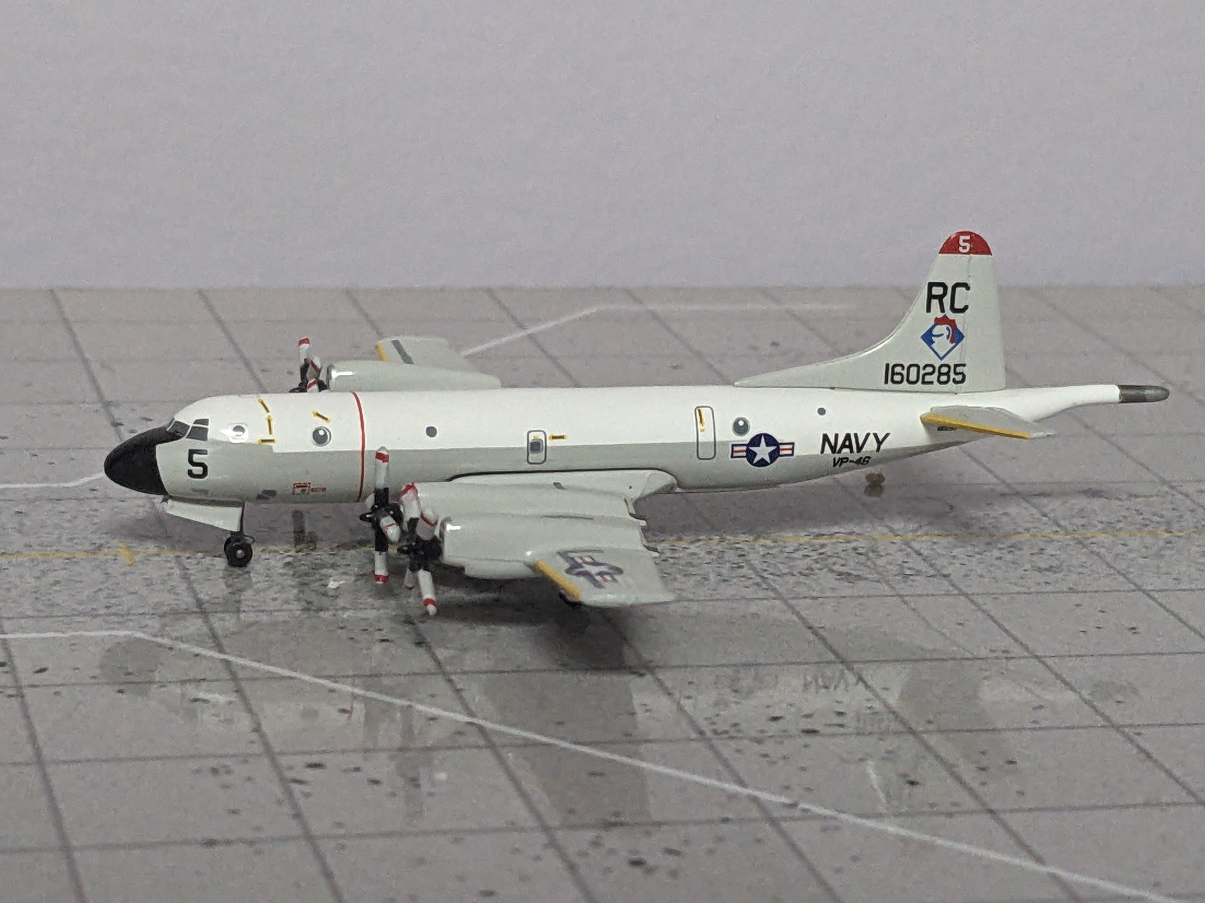 1:400 DRAGON USAF P-3C ORION 160285