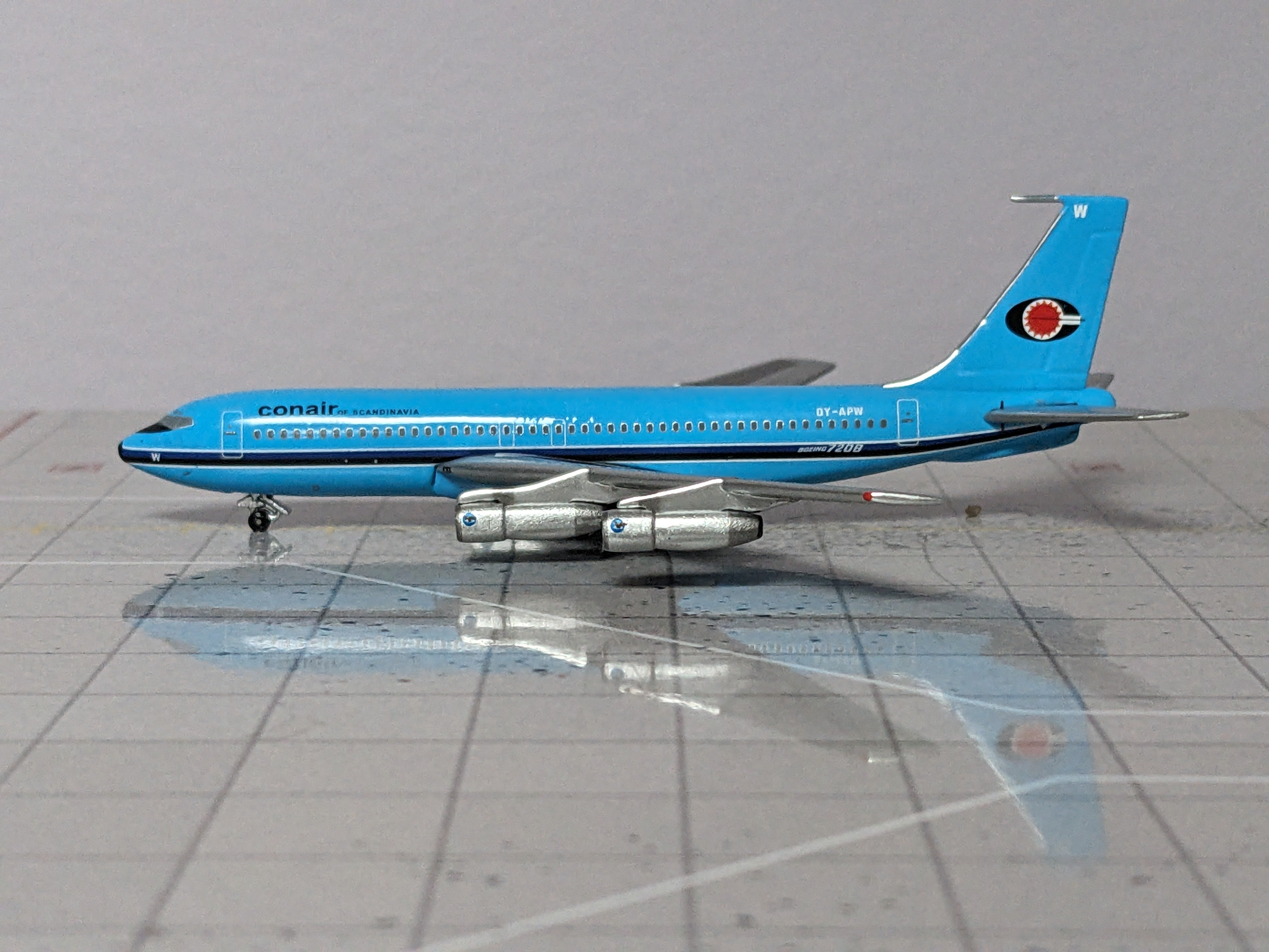 1:400 AEROCLASSICS CONAIR B707 OY-APW