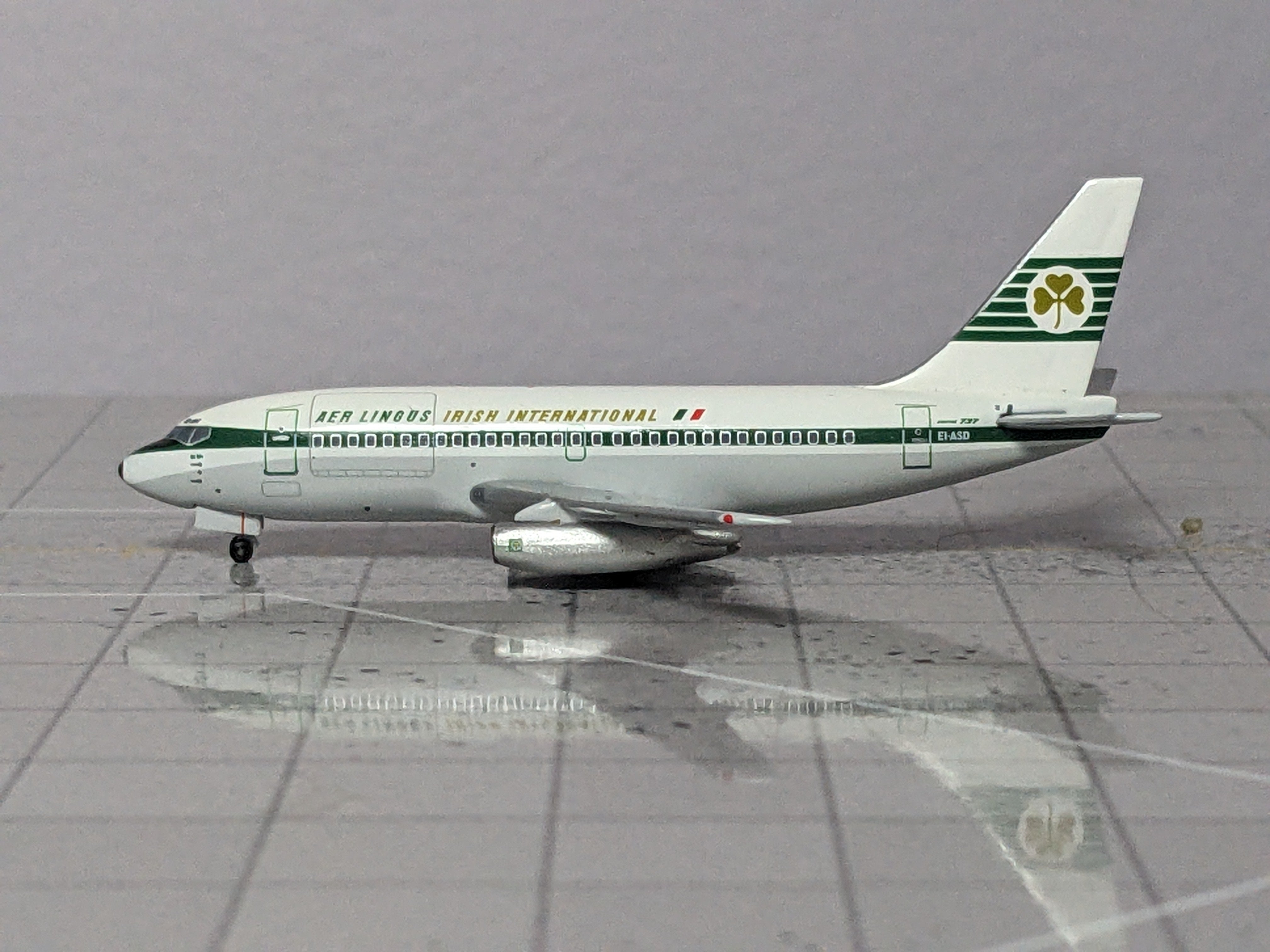 1:400 AEROCLASSICS AER LINGUS B737-200 EI-ASD