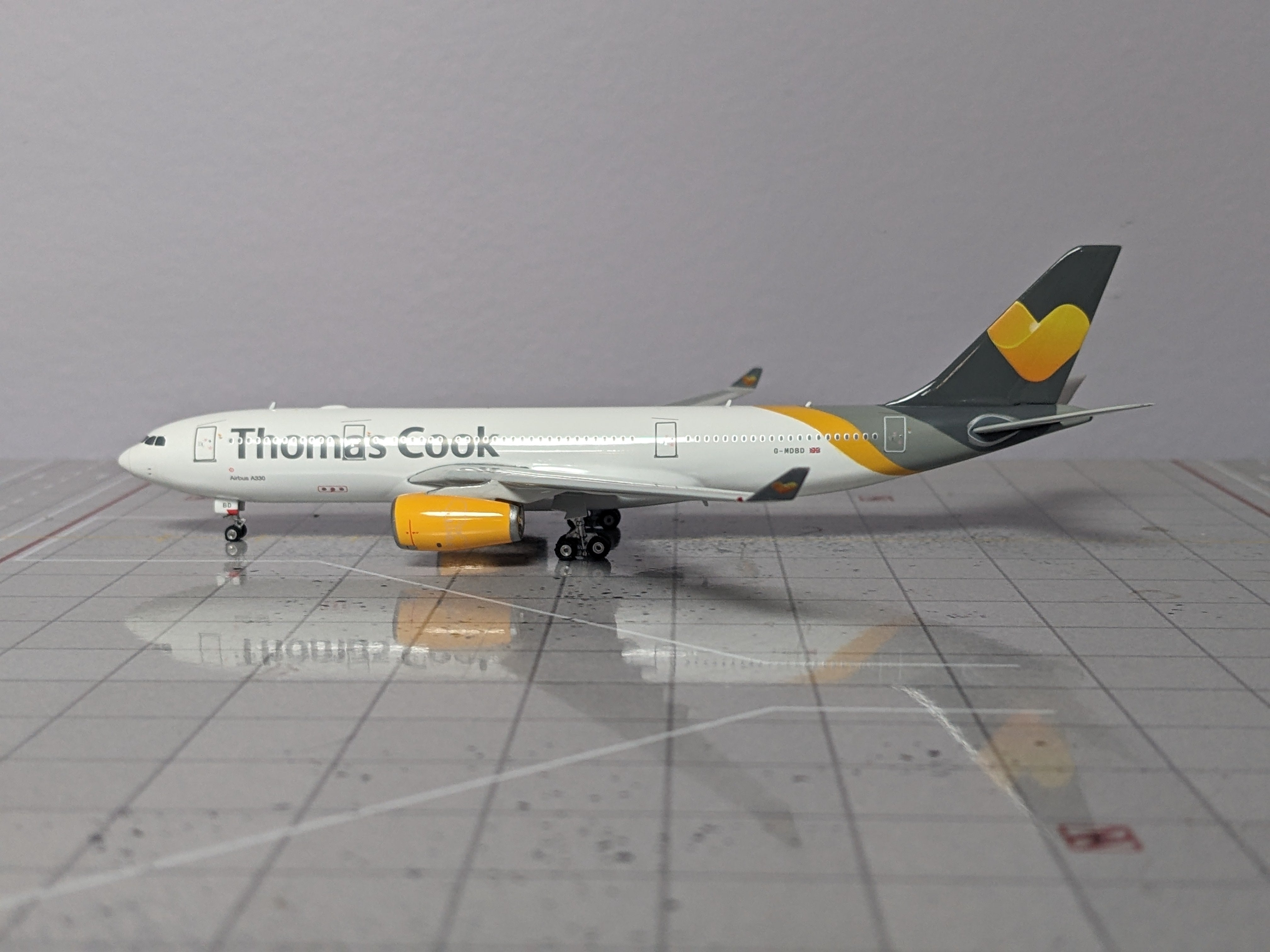 1:400 PHOENIX THOMAS COOK A330-200 G-MDBD