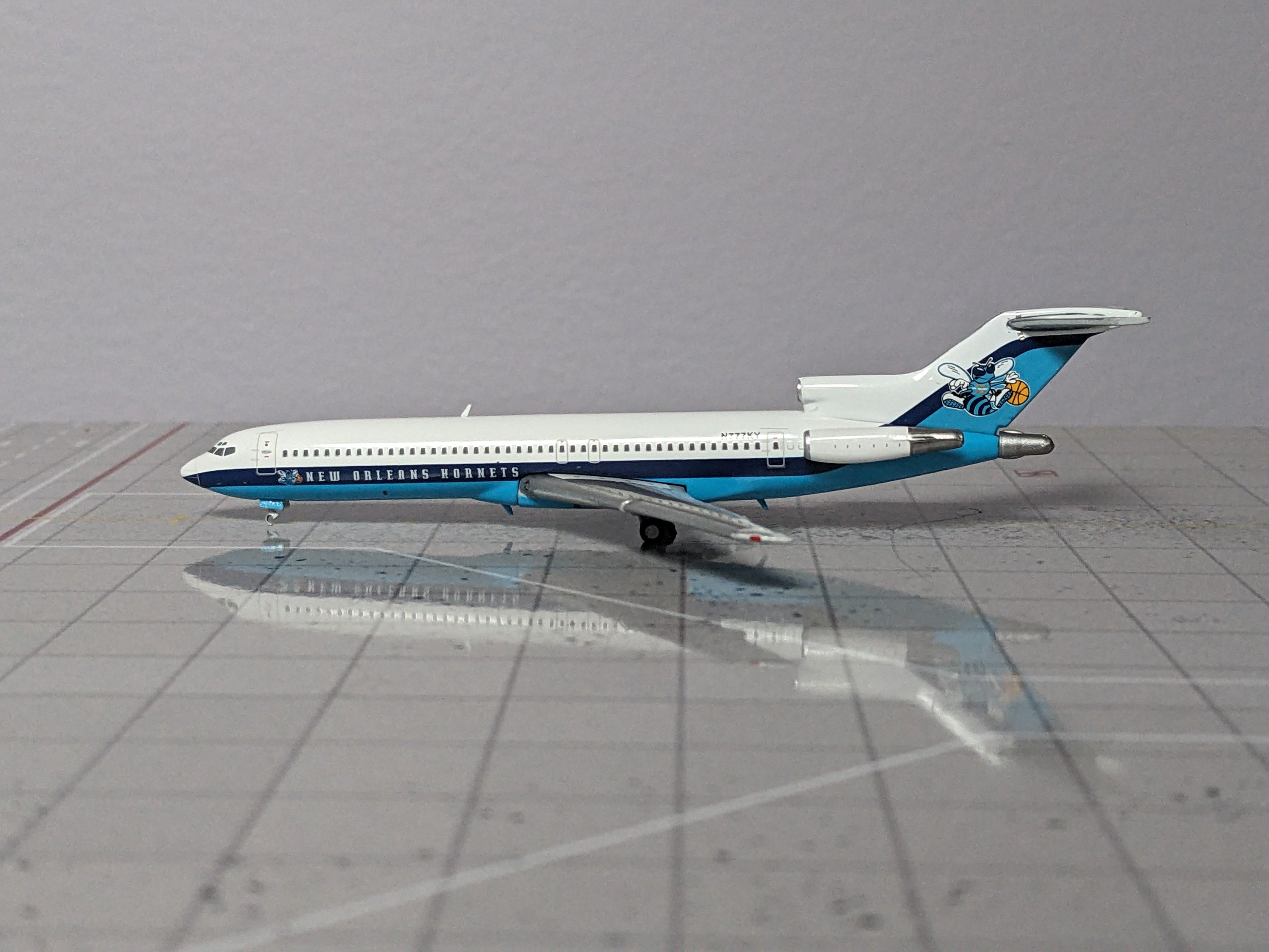 1:400 JC NEW ORLEANS HORNETS B727-200 N777KY