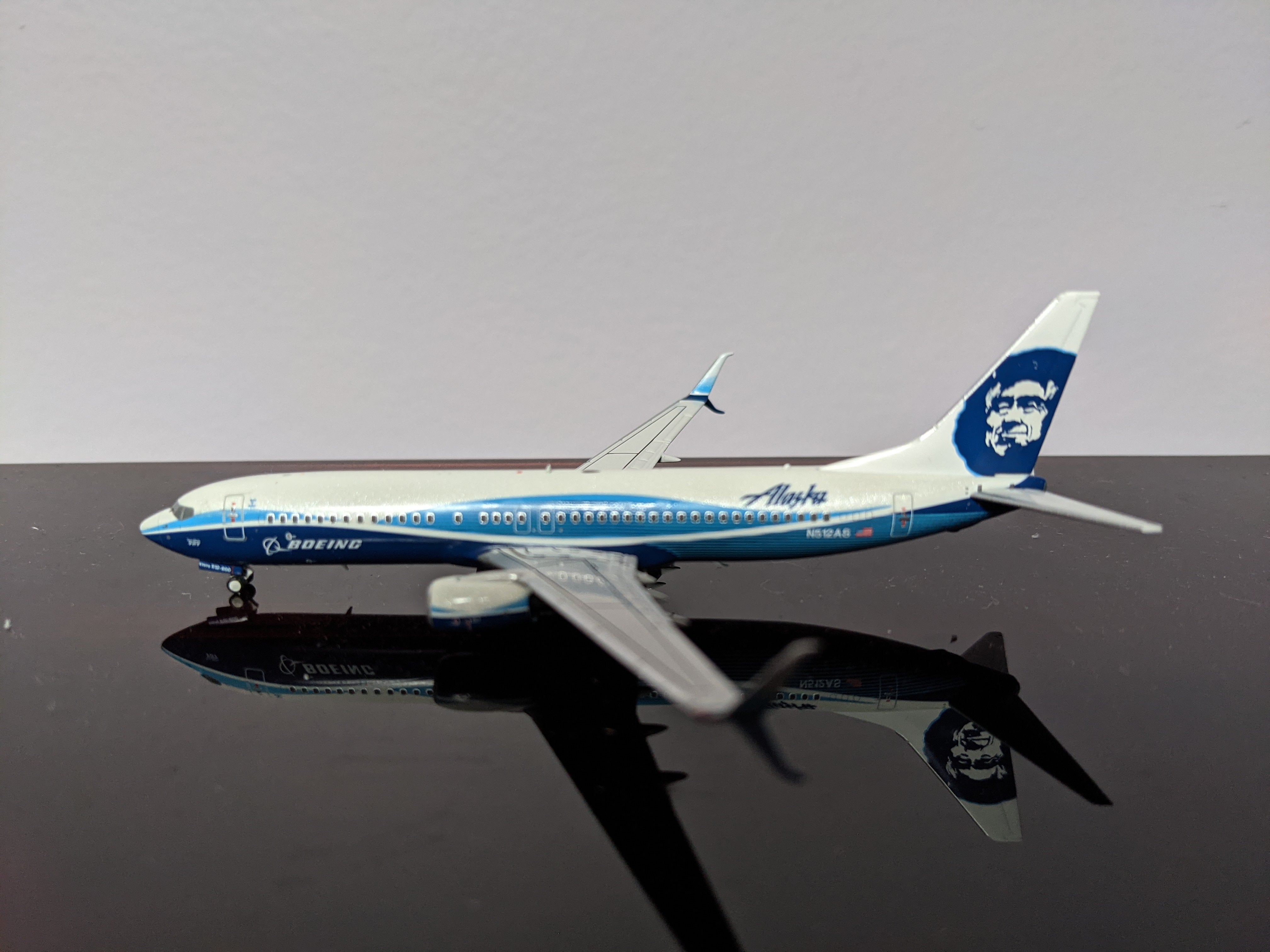 1:400 NG ALASKA B737-800 N512AS "SPIRIT OF SEATTLE"
