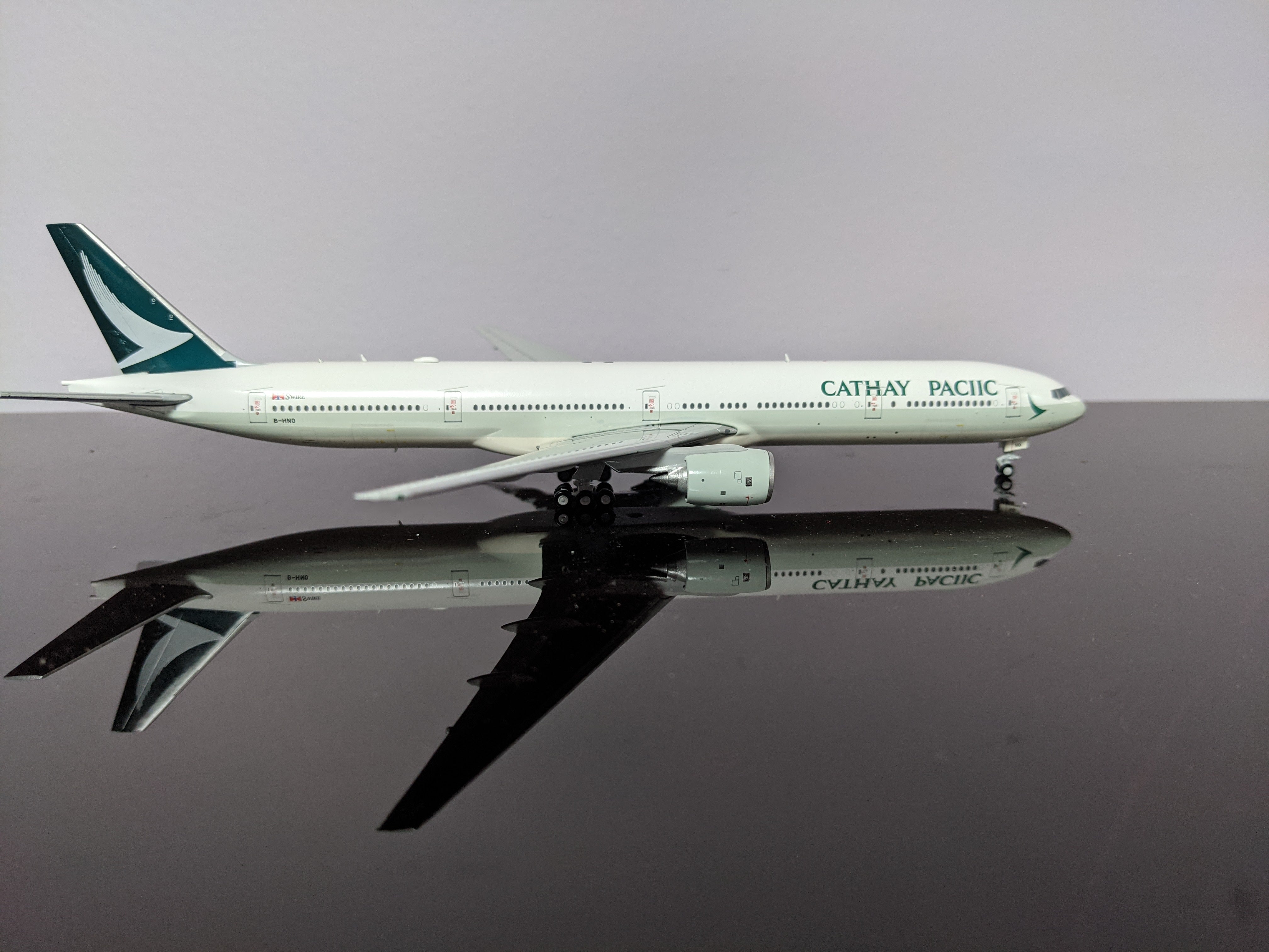 1:400 JC CATHAY PACIFIC B777-300 B-HNO "PACIIC"