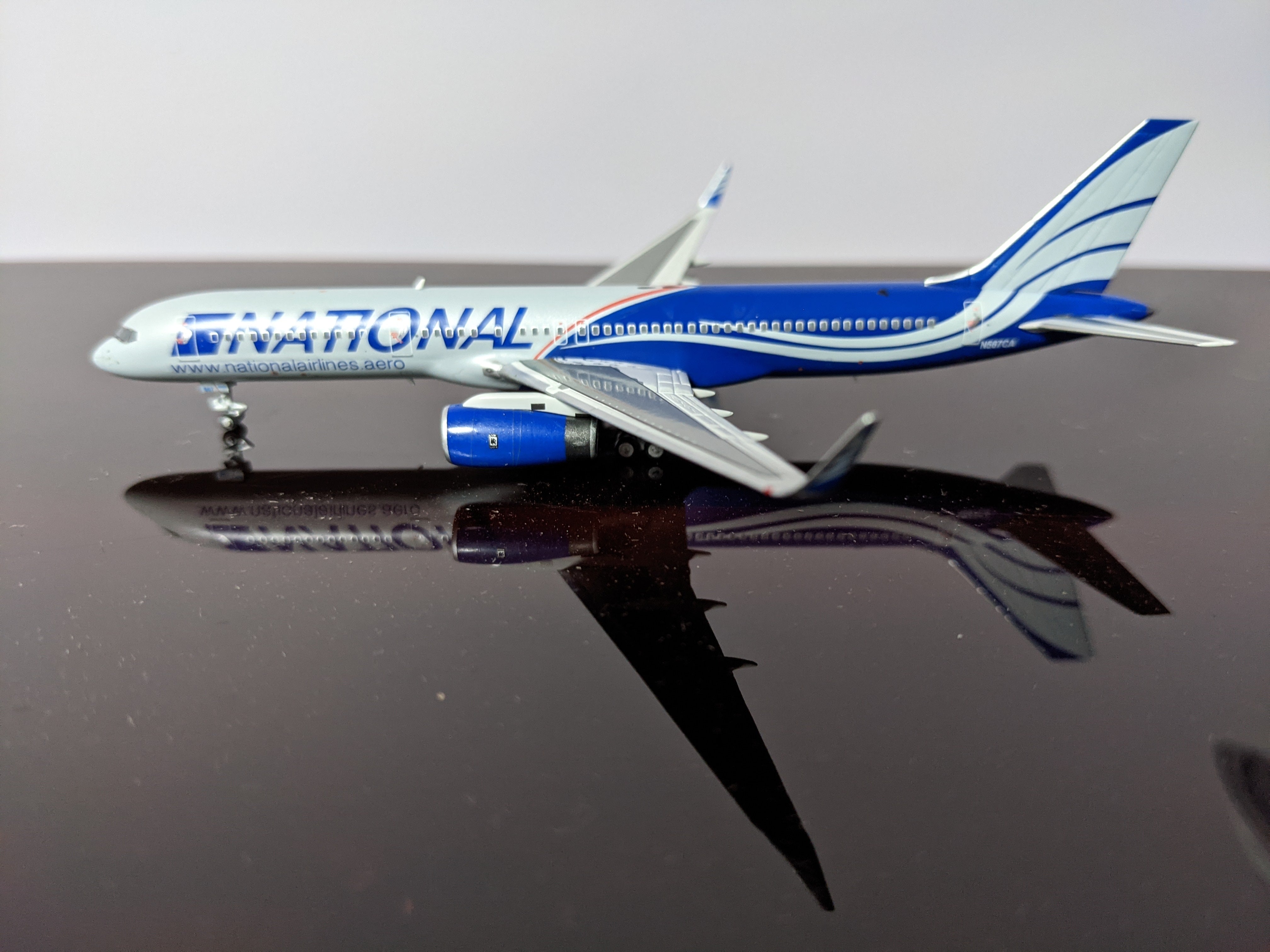 1:400 NG NATIONAL B757-200 N567CA