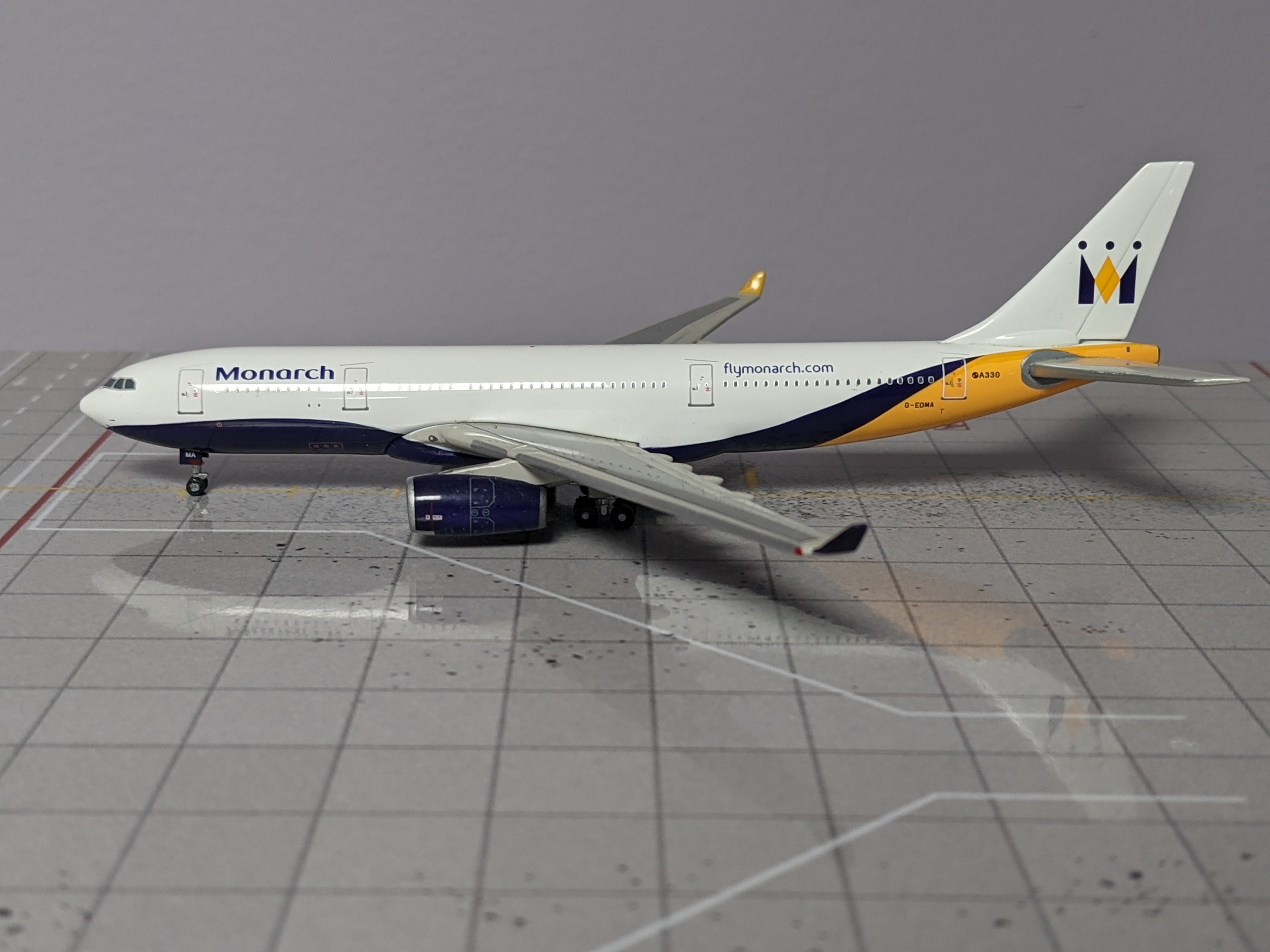 1:400 GEMINI MONARCH A330-200 G-EOMA