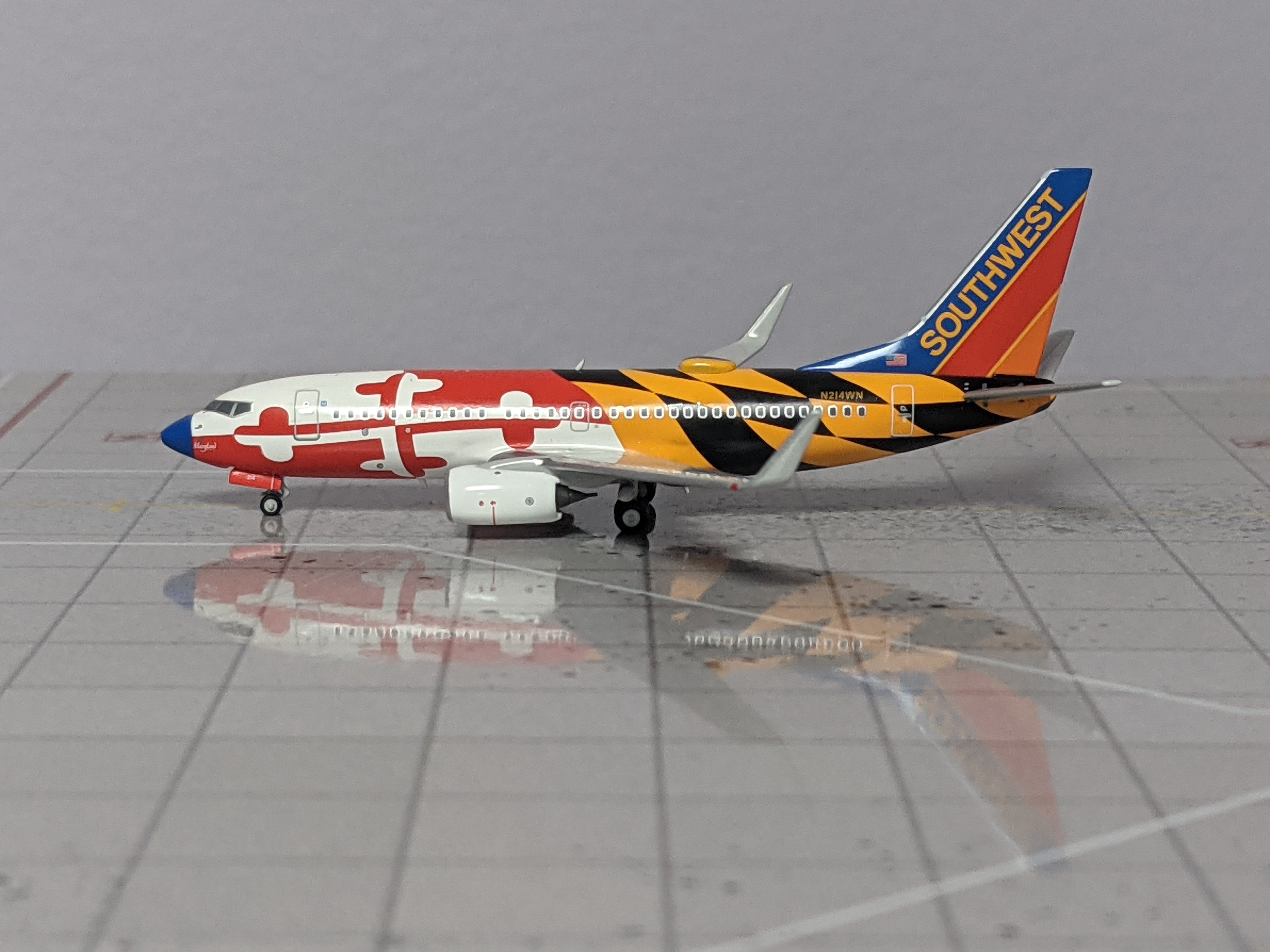 1:400 NG Southwest Airlines B737-700/w N214WN Maryland One Canyon Blue,  blue nose