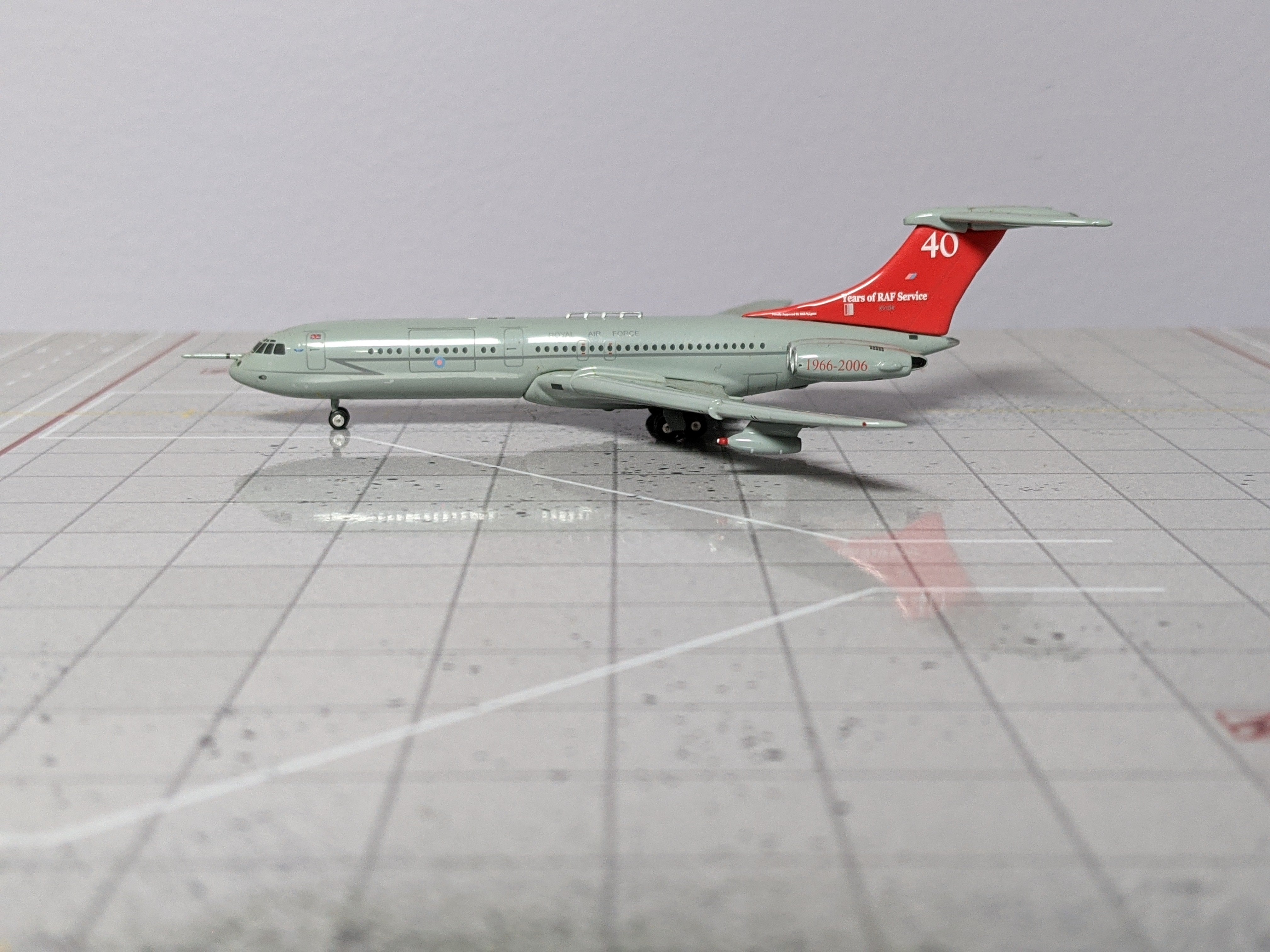 1:400 GEMINI RAF VC-10 XV104 40 YEARS OF SERVICE
