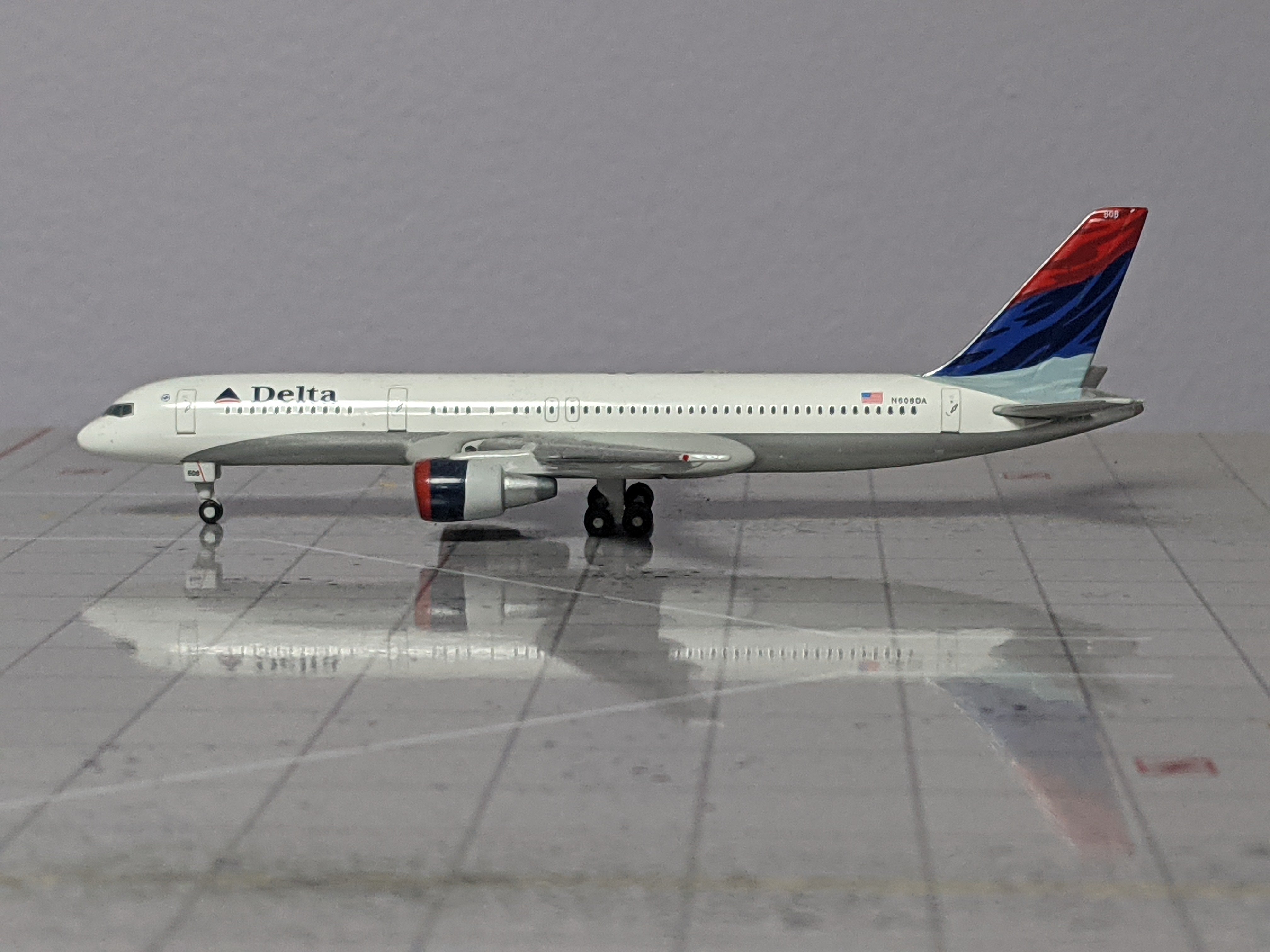 1:400 GEMINI DELTA B757-200 N608DA